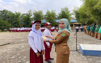 Upacara Pembukaan MPLS oleh Kepala SMP Negeri 2 Pasir Penyu Tahun Ajaran 2024/2025.